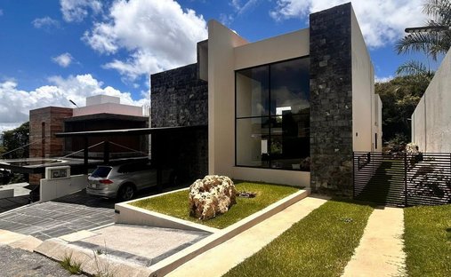 House in Ixtapan de la Sal, State of Mexico, Mexico 1