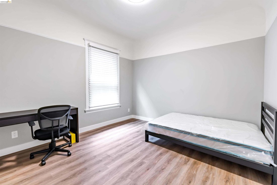 Berkeley, California, United States 2 - 18987839