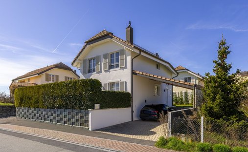 Villa in Luins, Vaud, Switzerland 1