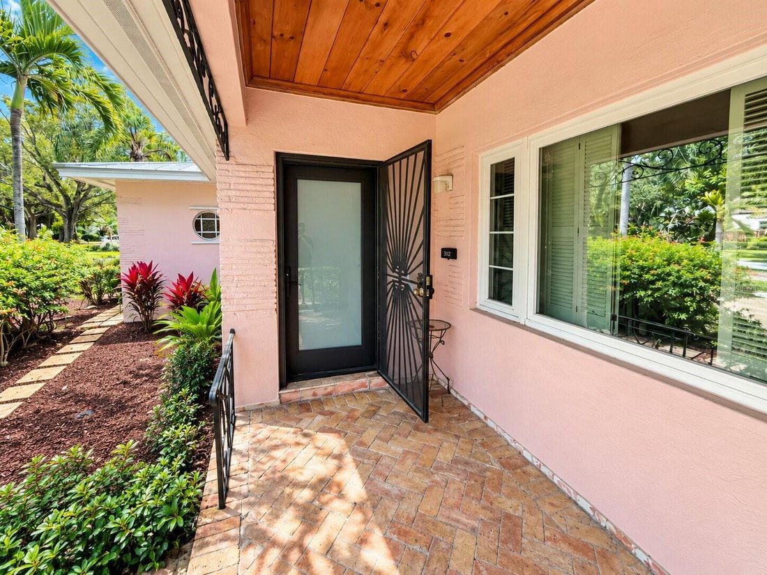 House in Miami, Florida, United States 5 - 18988383