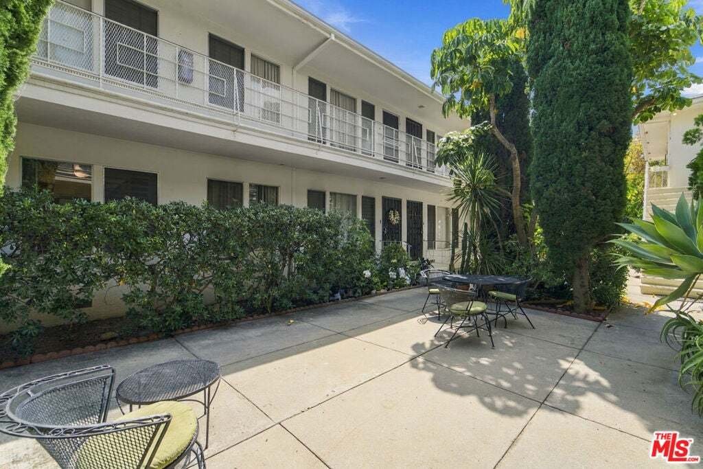 Santa Monica, California, United States 5 - 18988038
