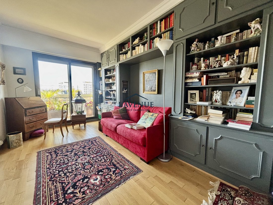 Apartment in Violet Commerce, Paris 15e Arrondissement, Paris 4 - 18990676