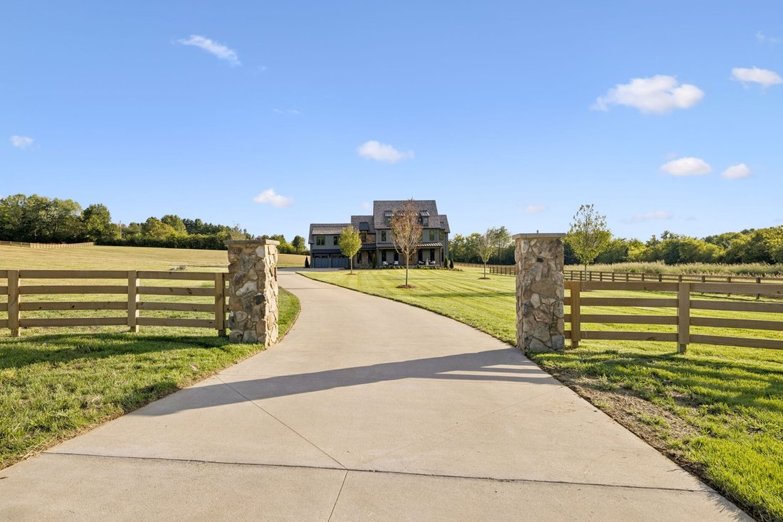 House in Franklin, Tennessee, United States 2 - 18990533