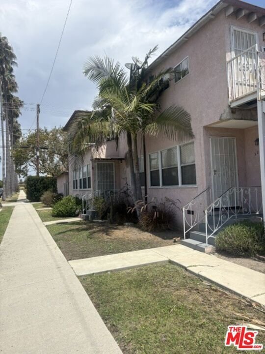 Los Angeles, California, United States 2 - 18988059