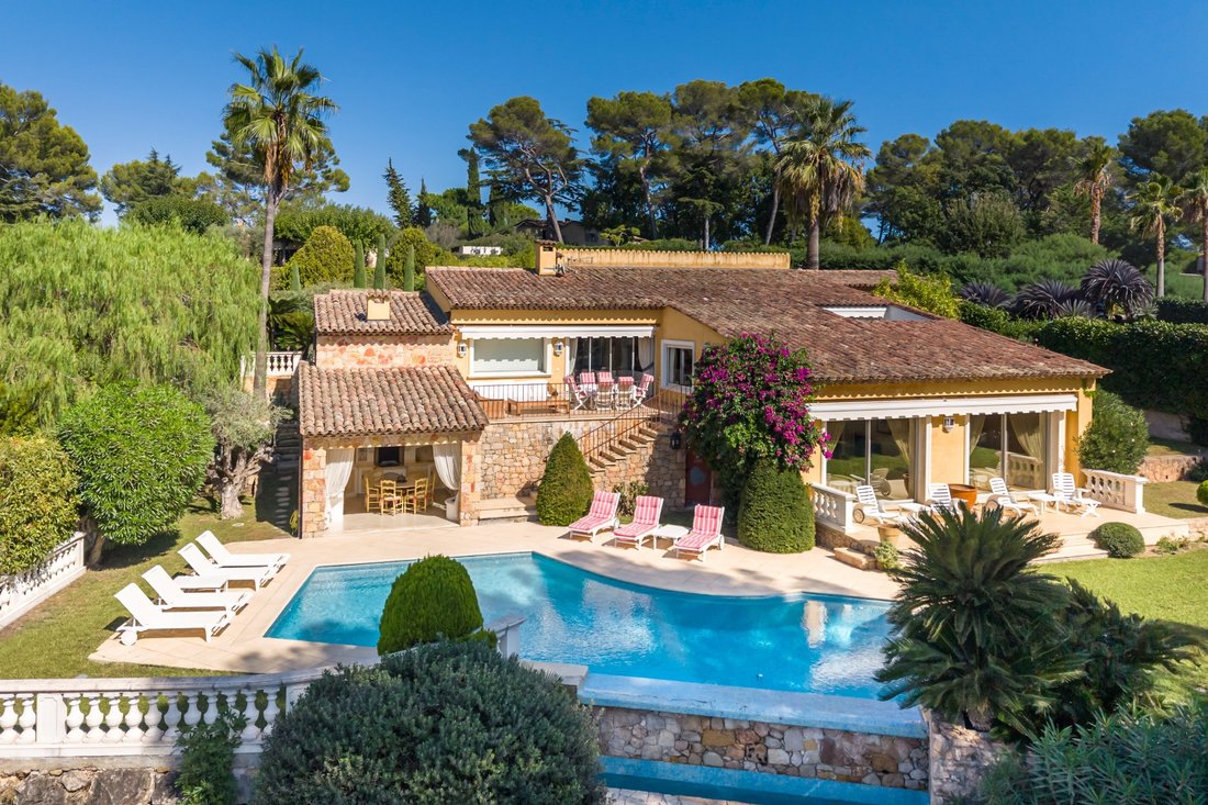 House in Mougins, Provence-Alpes-Côte d'Azur, France 1 - 18989135