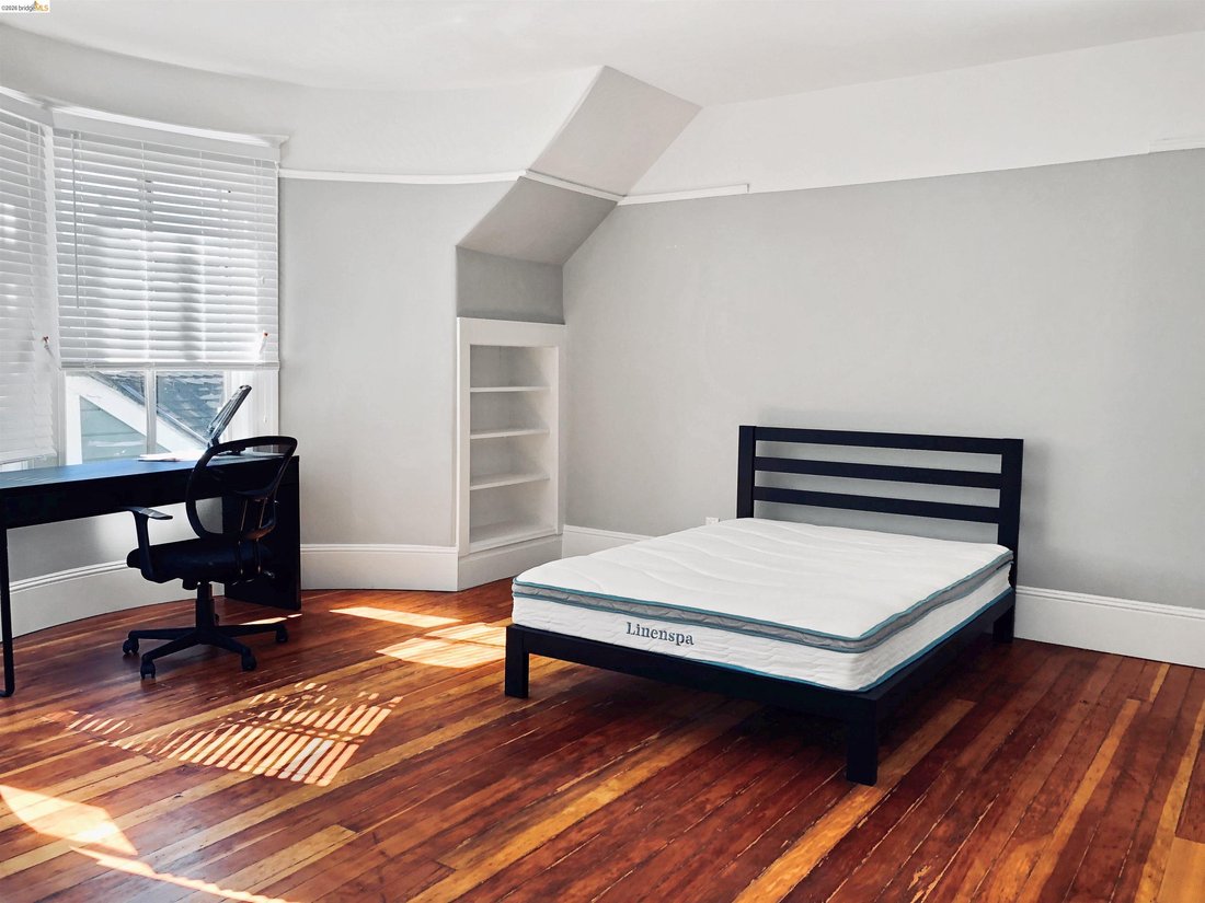 Berkeley, California, United States 5 - 18987839