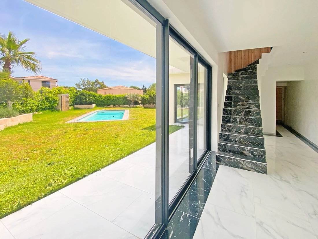 Villa en Grimaud, Provenza-Alpes-Costa Azul, Francia 5 - 18931282