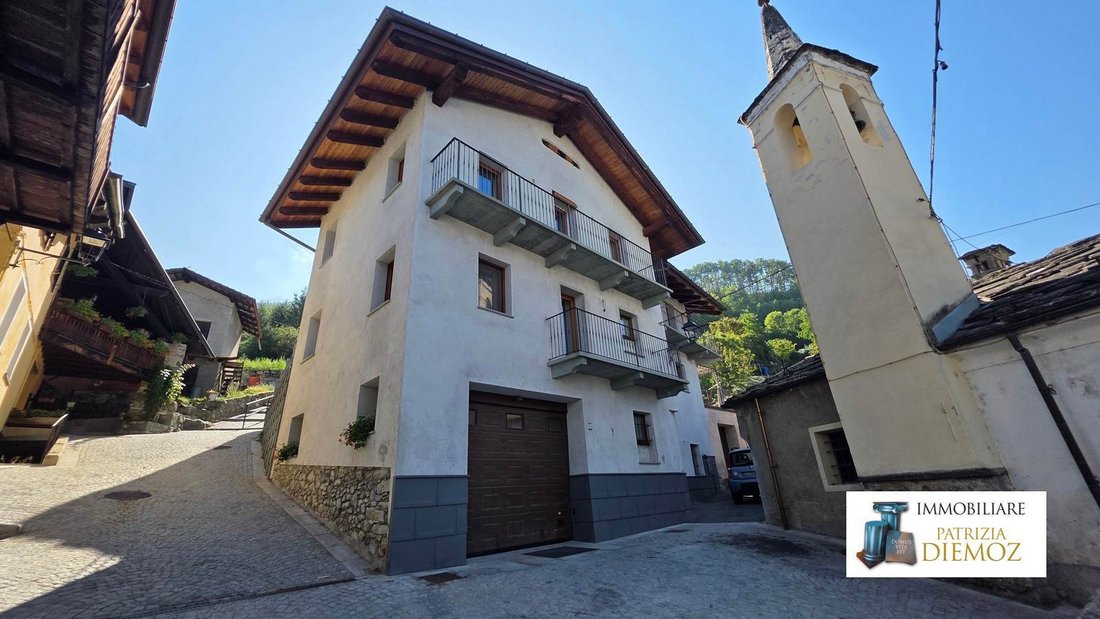Villa in Charvensod, Aosta Valley / Vallée d'Aoste, Italy 1 - 18989146