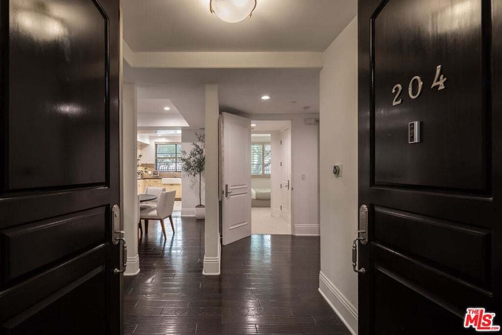 Condo in Los Angeles, California, United States 5 - 18988118