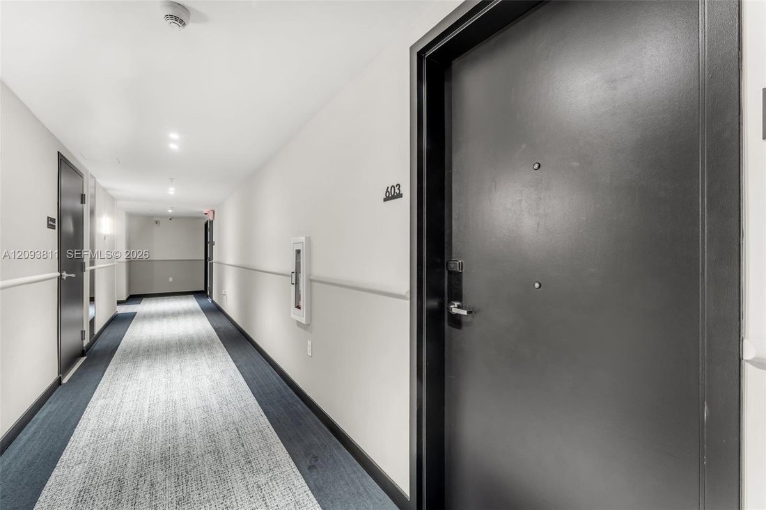 Condo in Coral Gables, Florida, United States 5 - 18989323