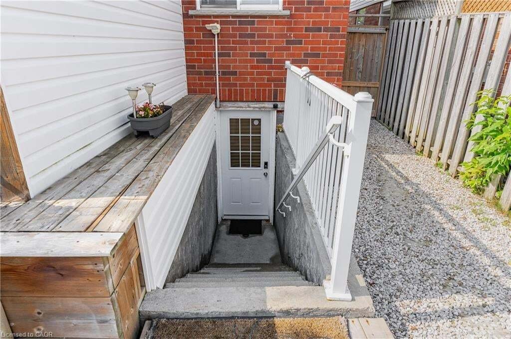 House in Cambridge, Ontario, Canada 4 - 18989596