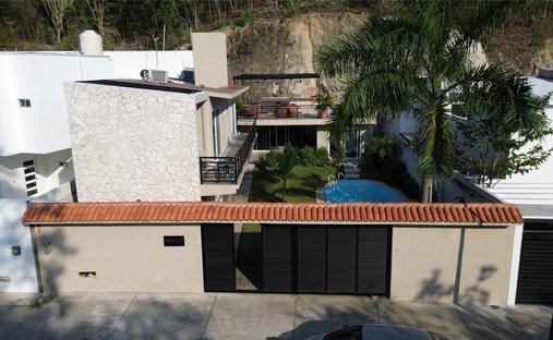 House in La Crucecita, Oaxaca, Mexico 1