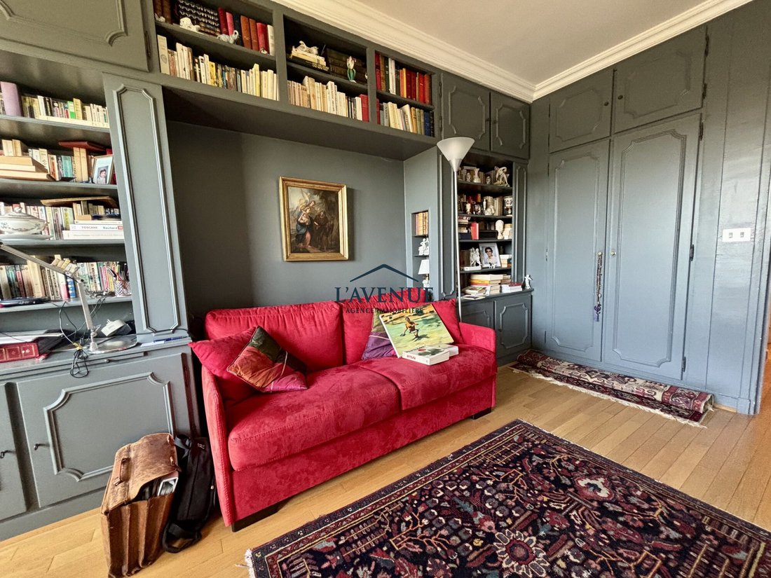 Apartment in Violet Commerce, Paris 15e Arrondissement, Paris 5 - 18990676
