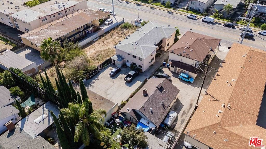 Los Angeles, California, United States 5 - 18988076