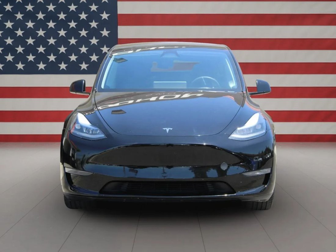 Suv in Fontana, CA, United States 2 - 18504495