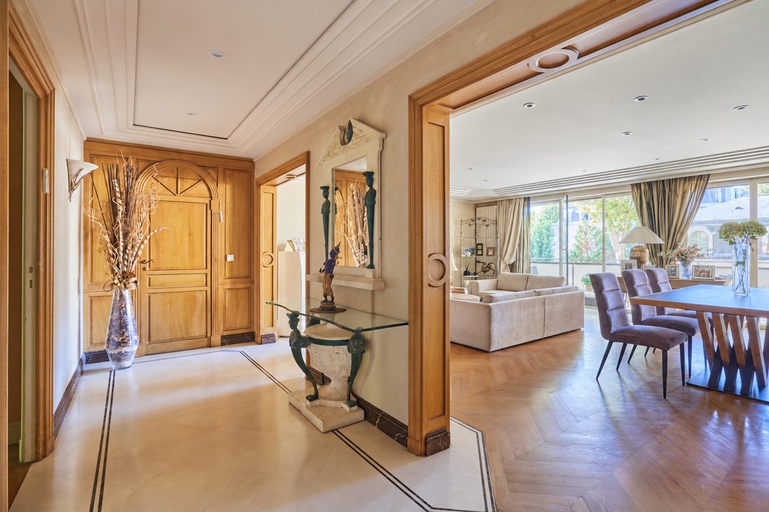Apartment in La Plaine des Sablons, Neuilly-sur-Seine, France 1 - 18989827