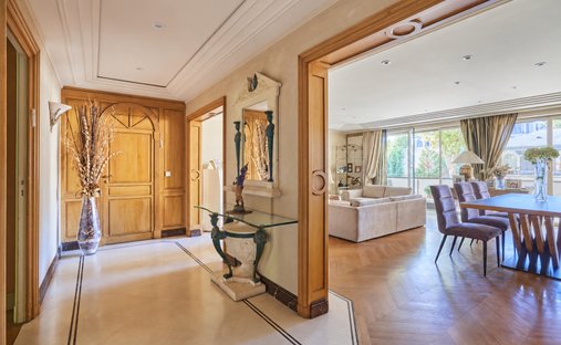 Apartment in La Plaine des Sablons, Neuilly-sur-Seine, France 1