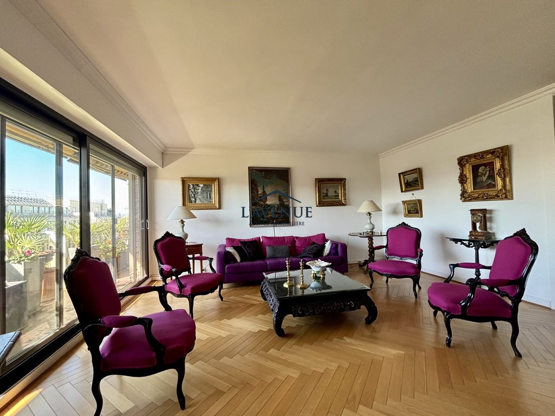 Apartment in Violet Commerce, Paris 15e Arrondissement, Paris 2 - 18990676