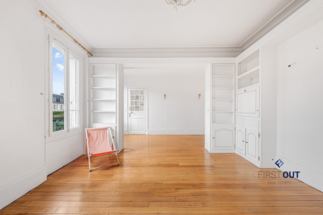 Apartment in Domaine National du Château, Versailles, France 3 - 18990695