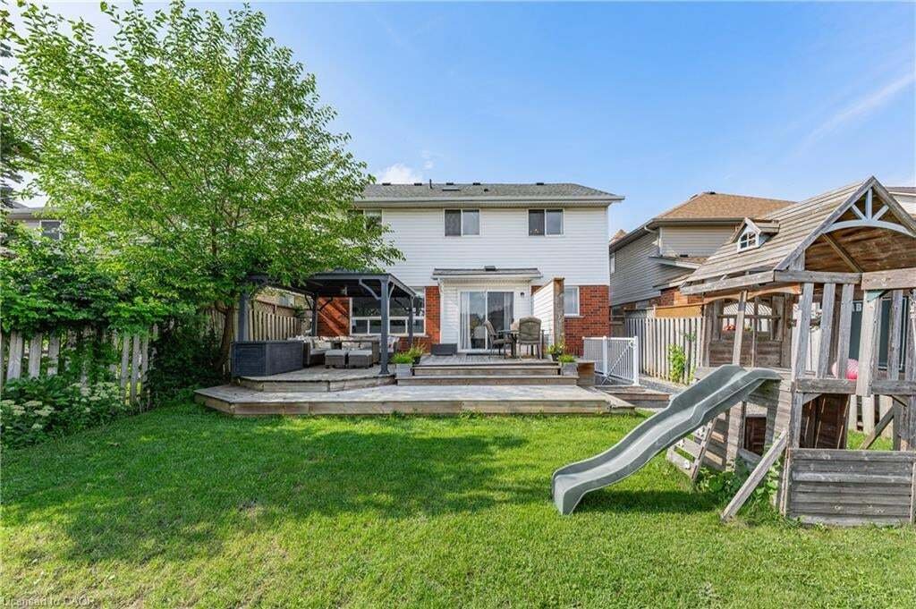House in Cambridge, Ontario, Canada 3 - 18989596