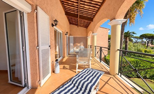 Apartamento en Ville-Les Saquedes-Le Bouillonnet, Sainte-Maxime, Francia 1