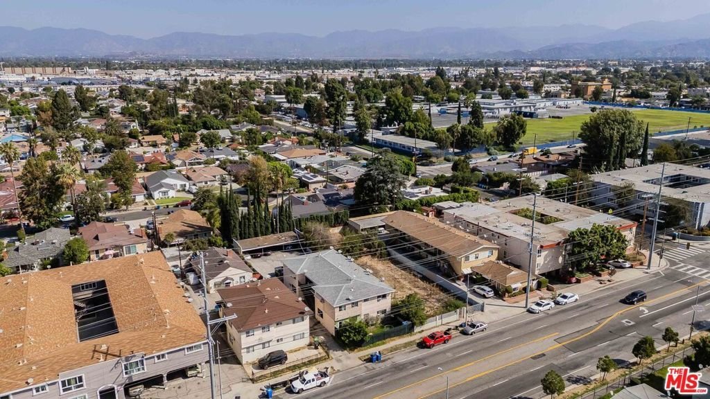 Los Angeles, California, United States 3 - 18988076