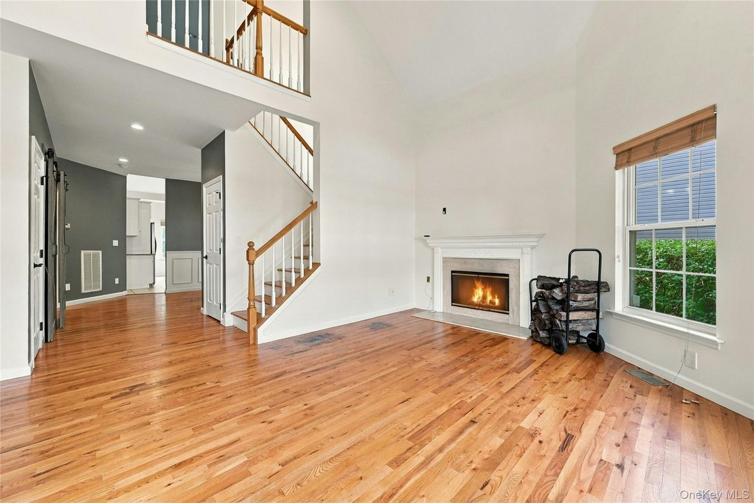Condo in Centereach, New York, United States 5 - 18989322