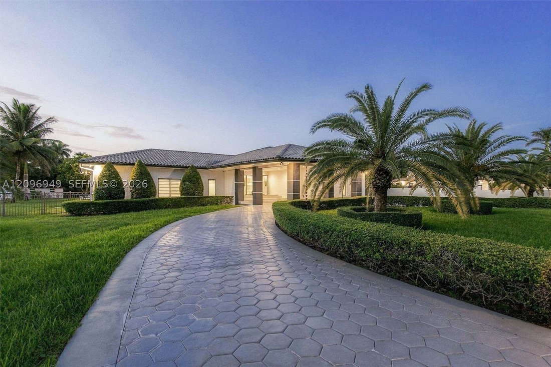 House in Miami Lakes, Florida, United States 3 - 18988335