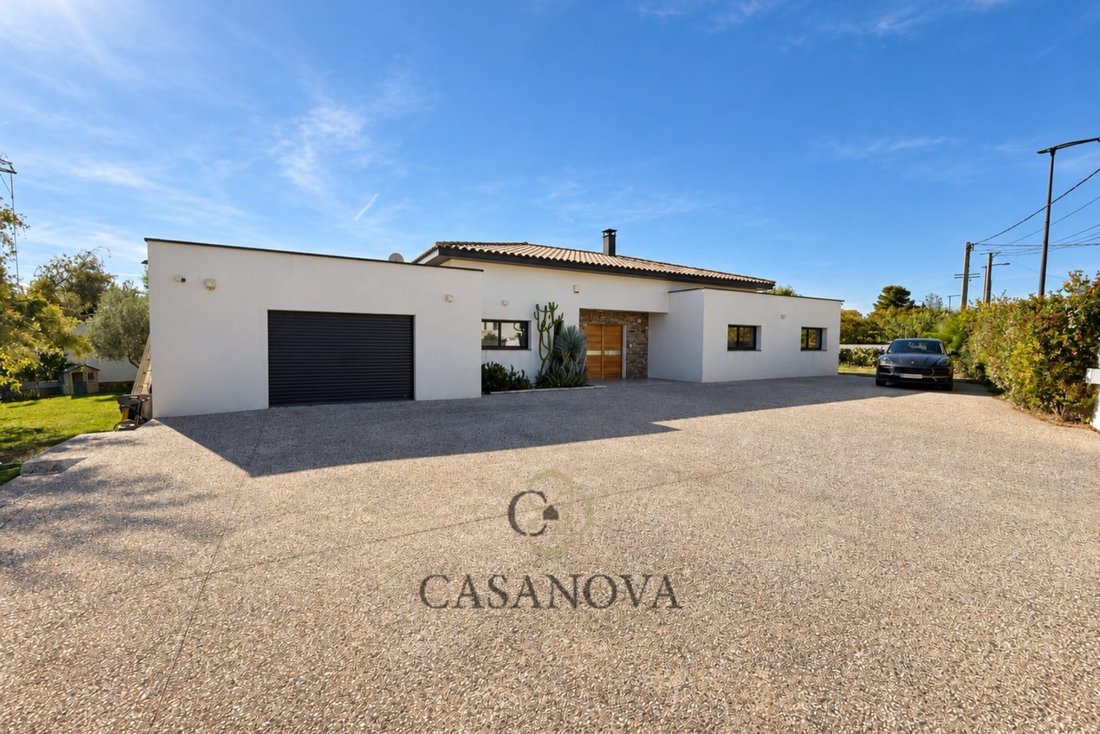 Villa in Mireval, Occitania, France 5 - 18989772