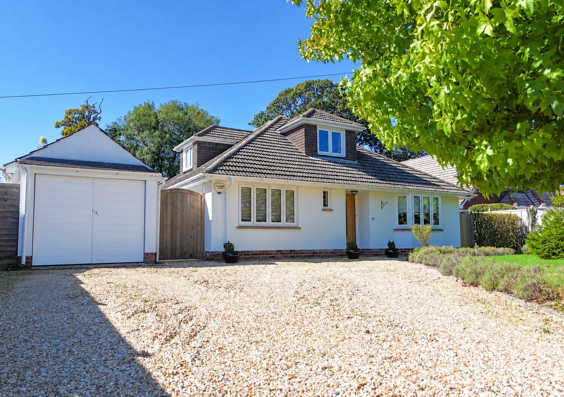House in New Milton, England 1 - 18987798