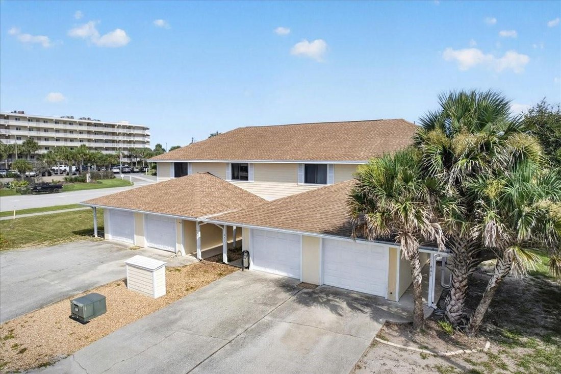 New Smyrna Beach, Florida, United States 2 - 18988415