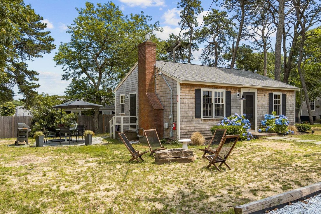 House in Dennis, Massachusetts, United States 3 - 18988253