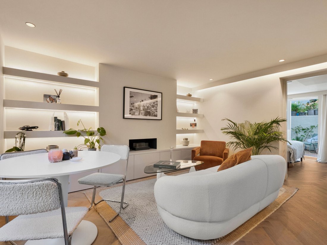 Apartment in Camden Town, Camden, England 2 - 18989722
