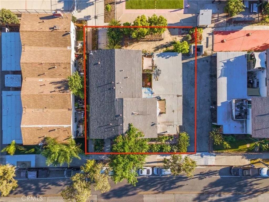 Orange, California, United States 4 - 18989010