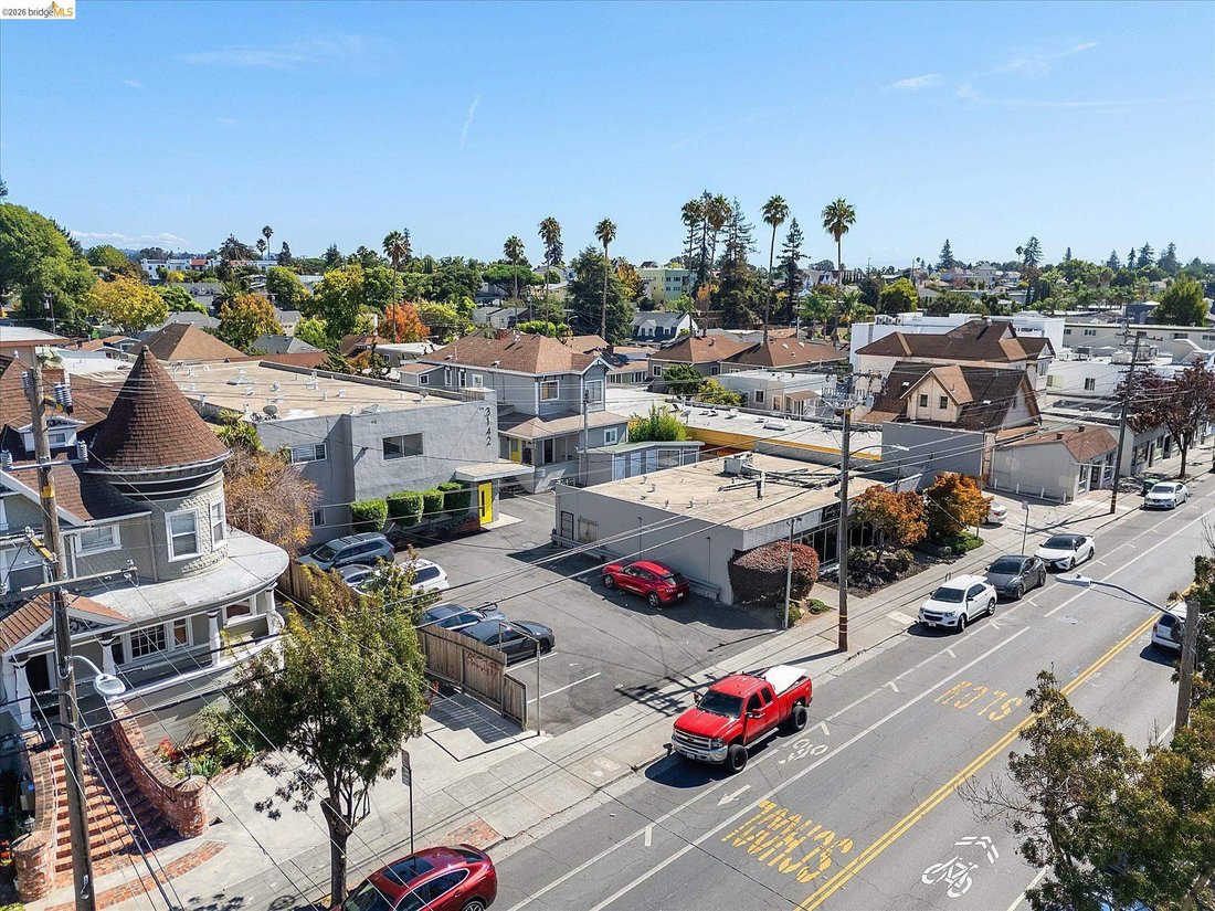 Oakland, California, United States 2 - 18987848