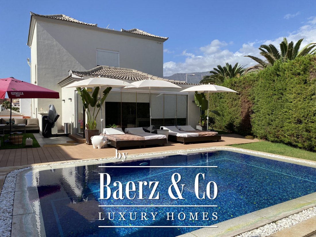 Villa in Costa Adeje, Adeje, Canary Islands 1 - 14927893