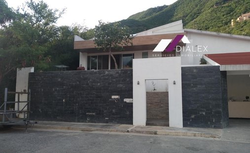 House in Ciudad Apodaca, Nuevo Leon, Mexico 1