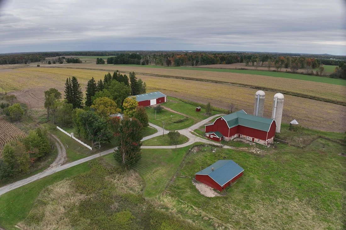 House in Neillsville, Wisconsin, United States 1 - 18988421
