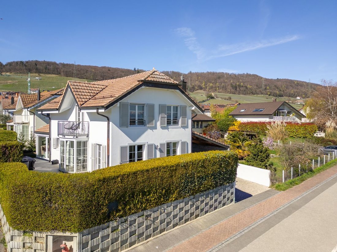 Villa in Luins, Vaud, Switzerland 3 - 18987741