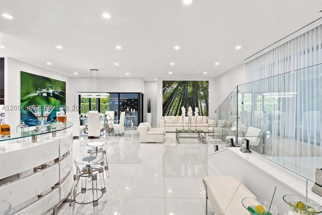 House in Miami Lakes, Florida, United States 5 - 18988335