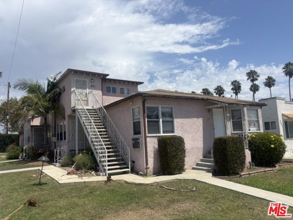 Los Angeles, California, United States 1 - 18988059
