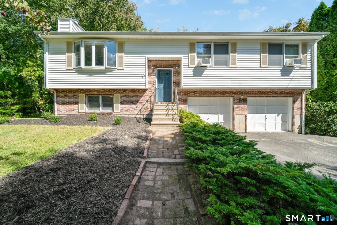 House in Newtown, Connecticut, United States 1 - 18989401