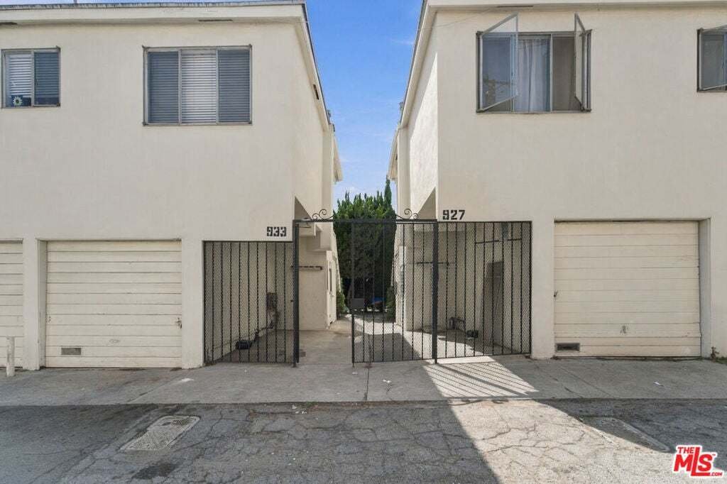 Santa Monica, California, United States 2 - 18988038