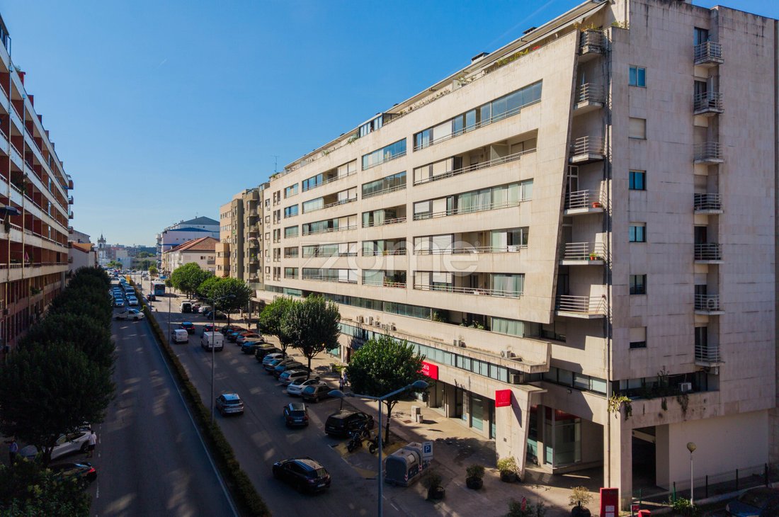 Apartment in Braga (Maximinos, Se e Cividade), Braga, Portugal 1 - 18989744