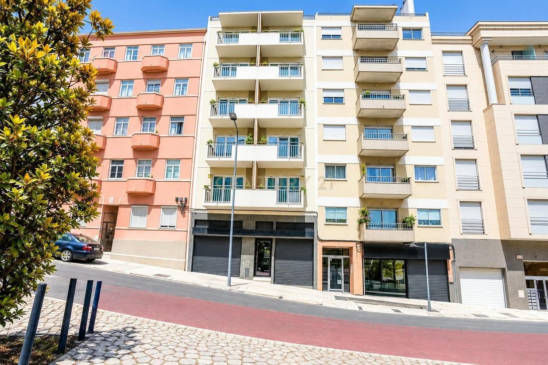 Apartment in Arroios, Lisbon, Portugal 1 - 18989217