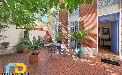 House in Saint Cyprien, Toulouse, France 1