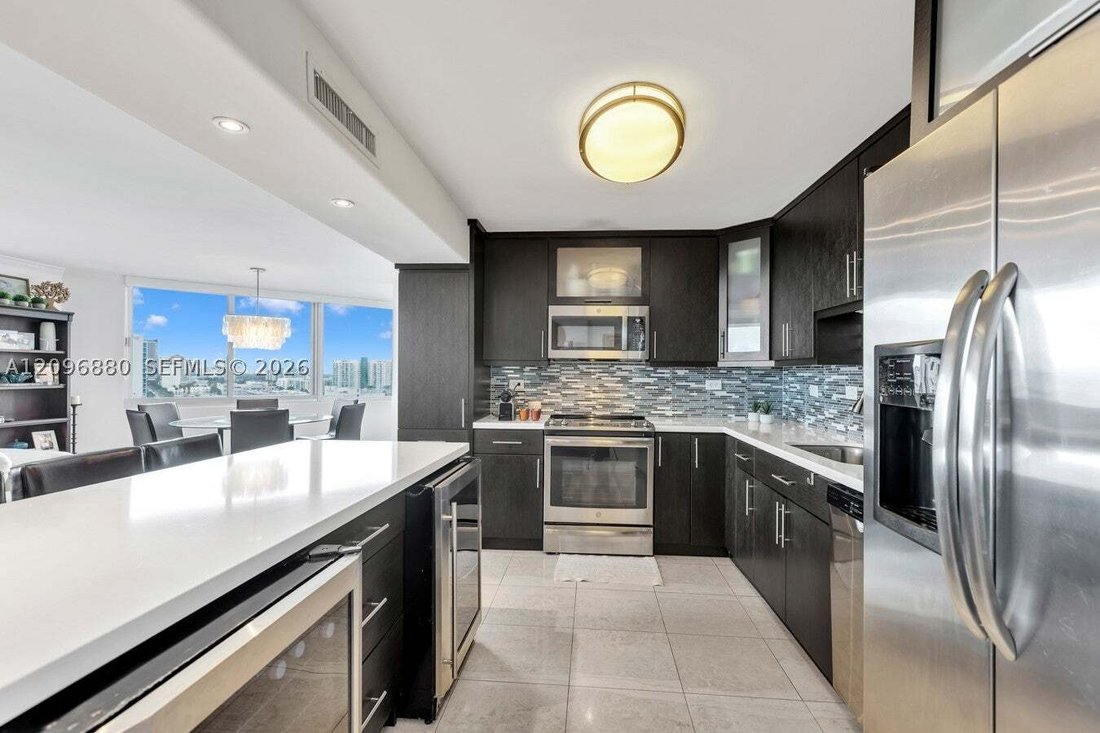 Condo in Miami Beach, Florida, United States 4 - 18988285