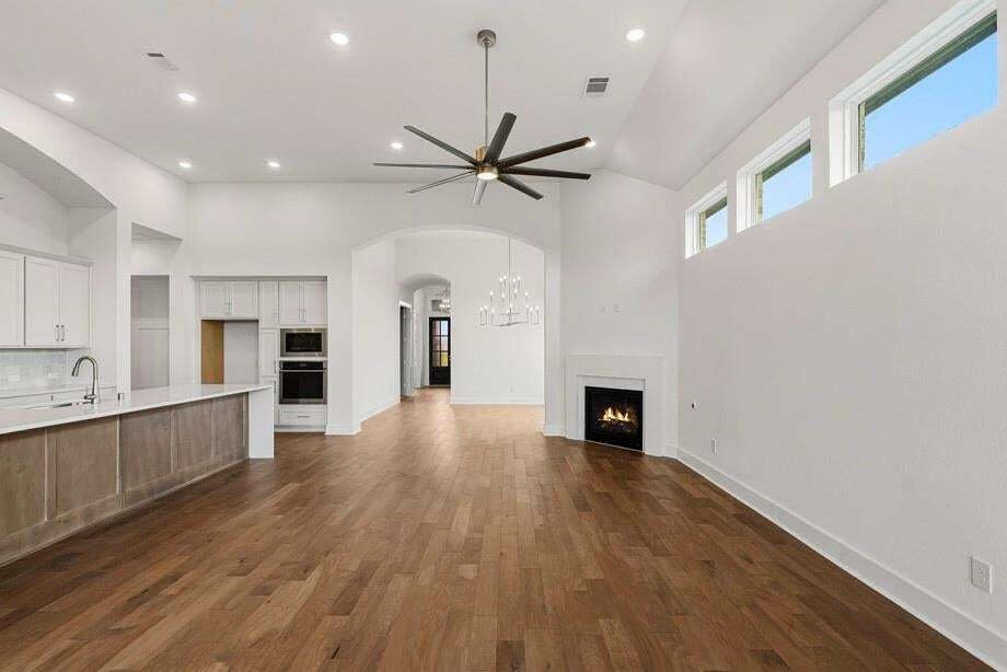 House in Friendswood, Texas, United States 4 - 18989136