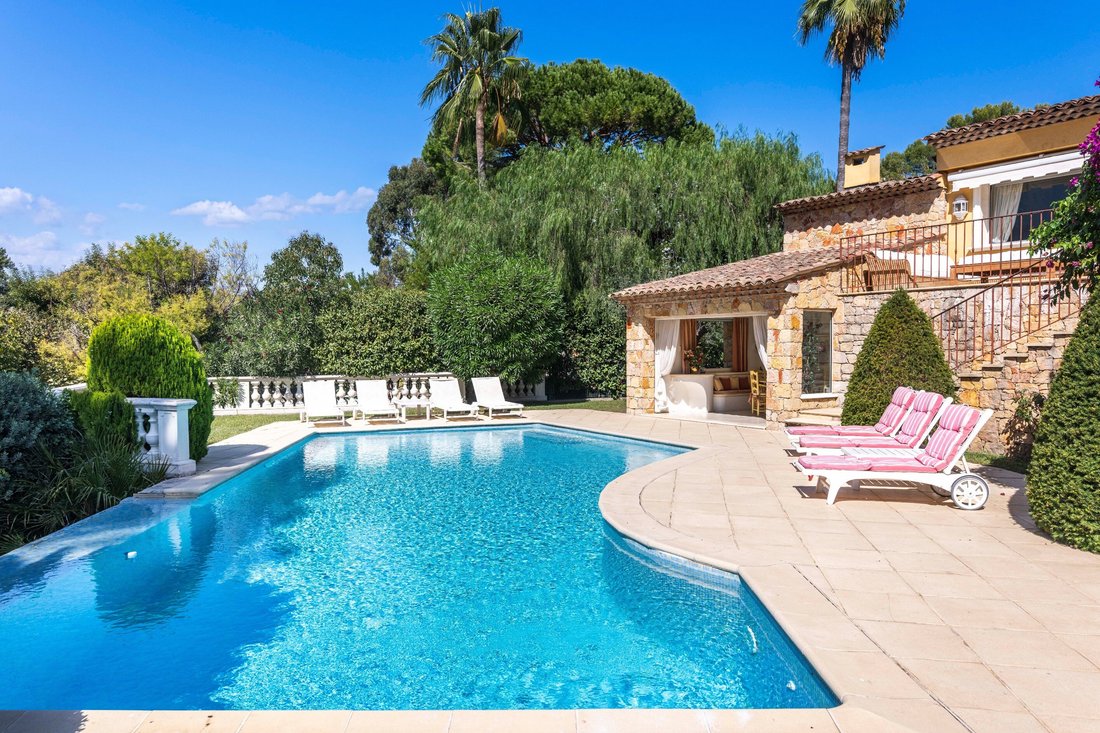 House in Mougins, Provence-Alpes-Côte d'Azur, France 4 - 18989135