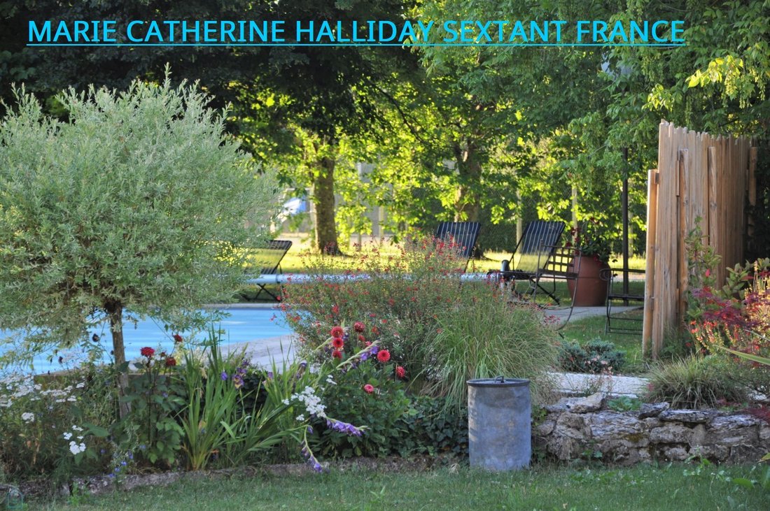Estate in Antonne-et-Trigonant, Nouvelle-Aquitaine, France 1 - 18989777